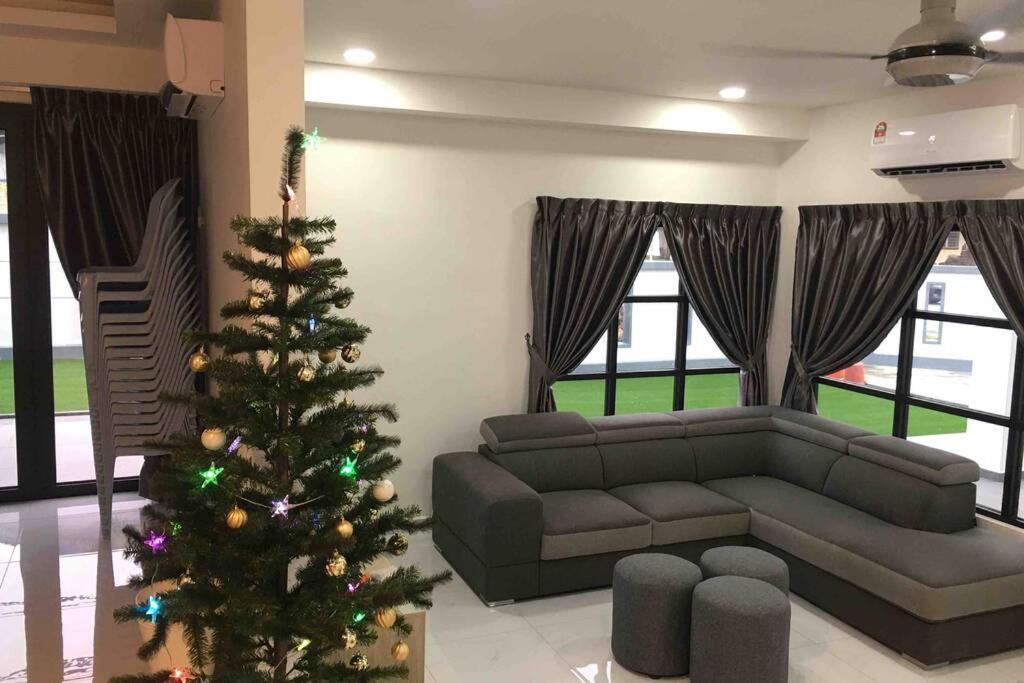 22pax :Taman pelangi Party house nearby midvelly Villa Johor Bahru Bagian luar foto