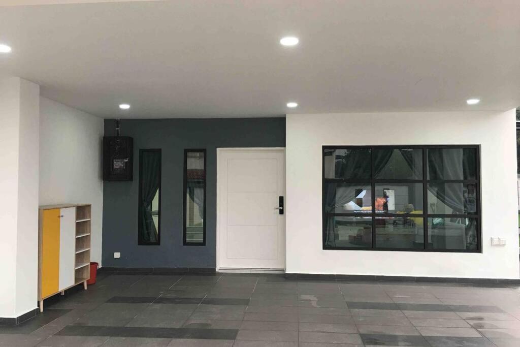 22pax :Taman pelangi Party house nearby midvelly Villa Johor Bahru Bagian luar foto