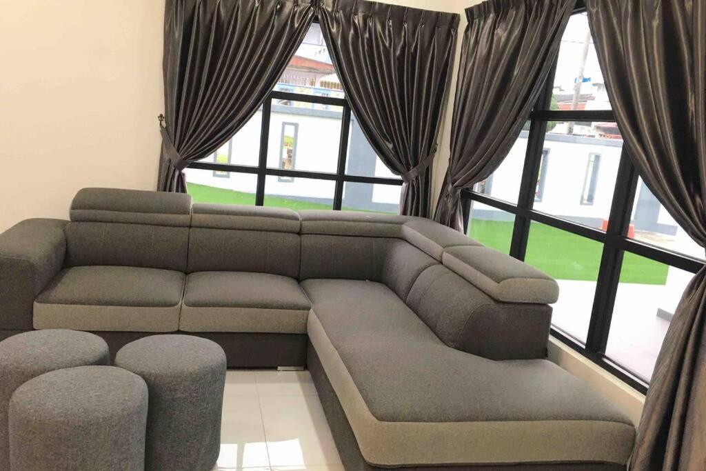 22pax :Taman pelangi Party house nearby midvelly Villa Johor Bahru Bagian luar foto