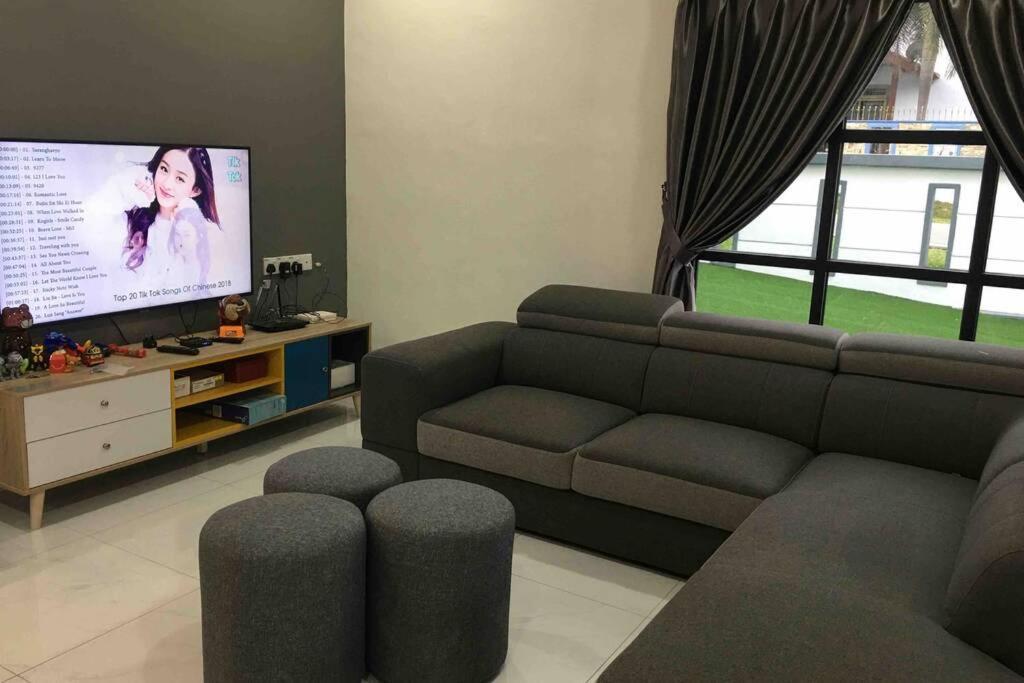 22pax :Taman pelangi Party house nearby midvelly Villa Johor Bahru Bagian luar foto
